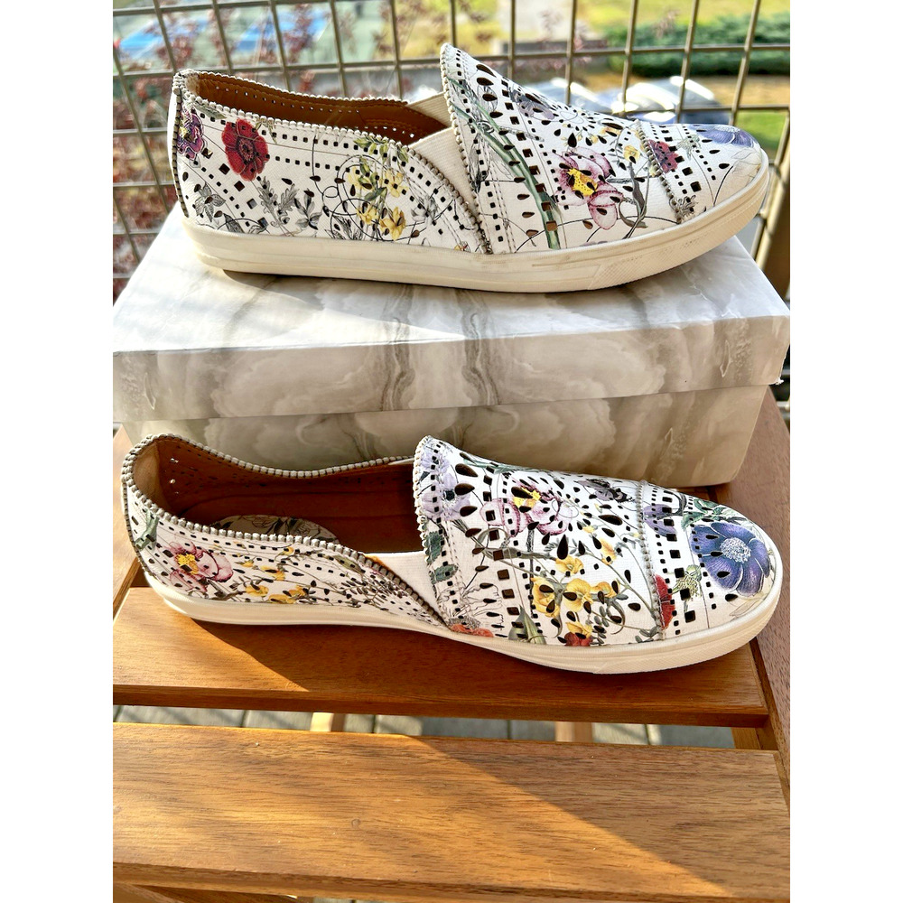 Women's Earth Tangelo White Butterfly Printed Leather Cut Out Sneakers 7.5 B - Picture 8 of 9